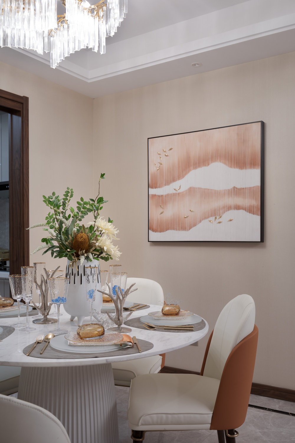 北歐輕奢風(fēng)格室內(nèi)設(shè)計(jì)家裝案例-餐廳 北歐輕奢風(fēng)格室內(nèi)設(shè)計(jì)家裝案例-餐廳