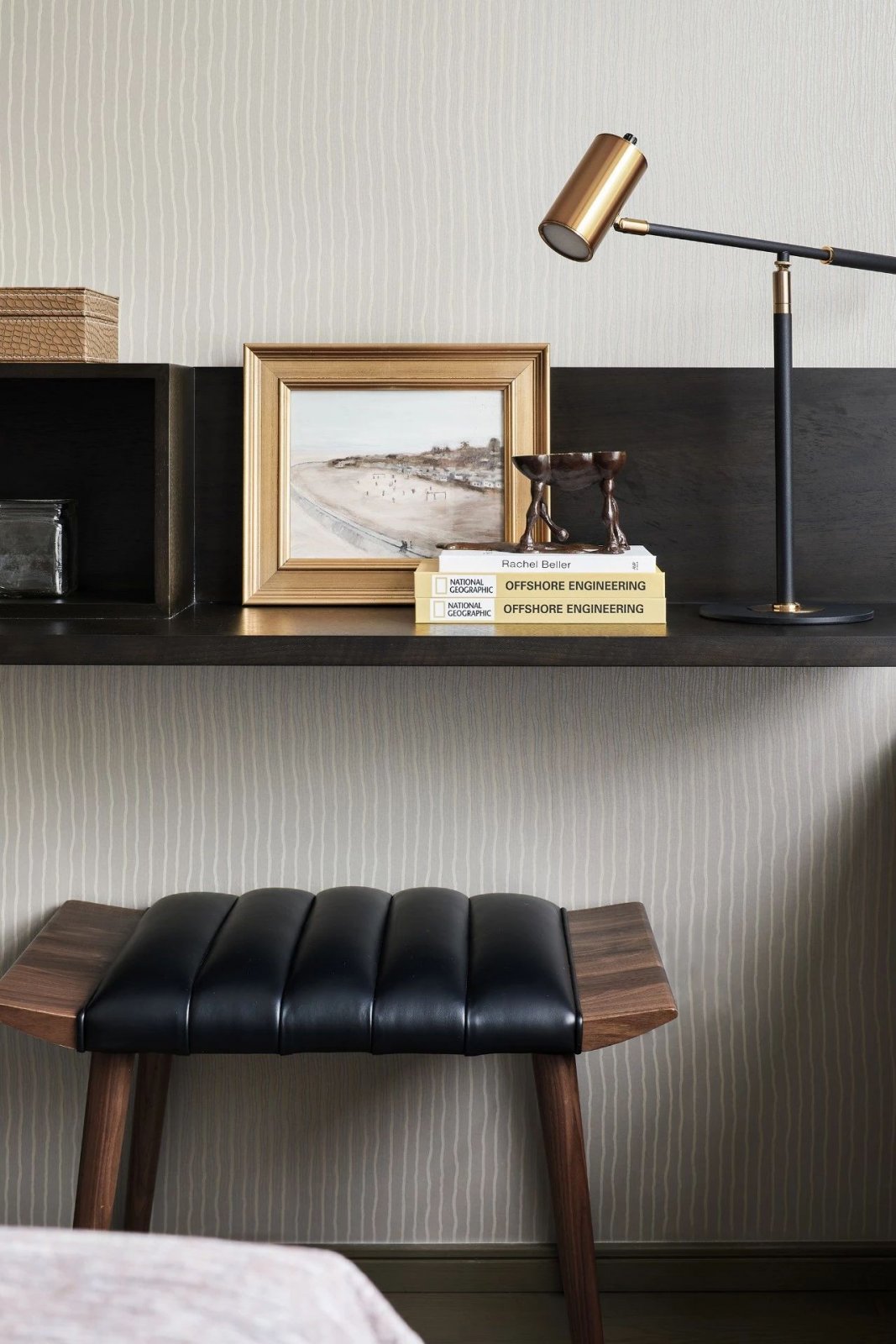 輕奢簡約風(fēng)格室內(nèi)設(shè)計家裝案例-臥室書桌 輕奢簡約風(fēng)格室內(nèi)設(shè)計家裝案例-臥室書桌