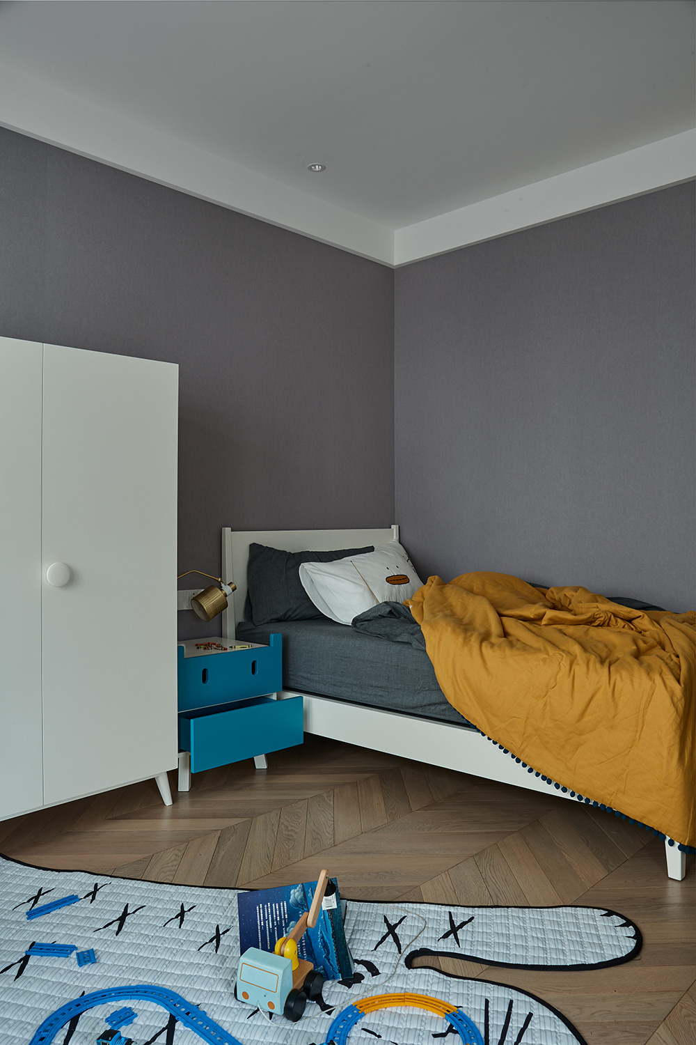 在起風的季節心理向往著柔軟的裝飾設計，平凡地過著舒心的生活-兒童房