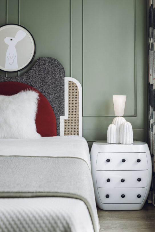 法式輕奢風(fēng)格室內(nèi)設(shè)計家裝案例-次臥床頭柜 法式輕奢風(fēng)格室內(nèi)設(shè)計家裝案例-次臥床頭柜