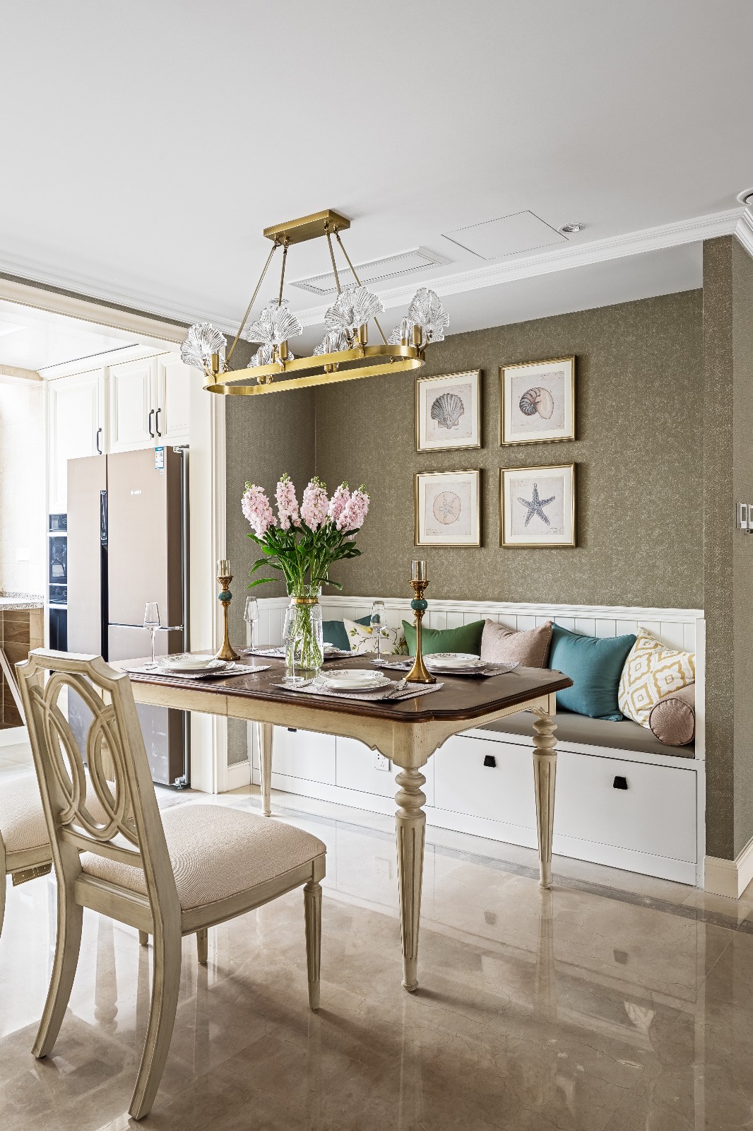 美式風(fēng)格家裝設(shè)計(jì)室內(nèi)裝修效果圖-餐廳 美式風(fēng)格家裝設(shè)計(jì)室內(nèi)裝修效果圖-餐廳