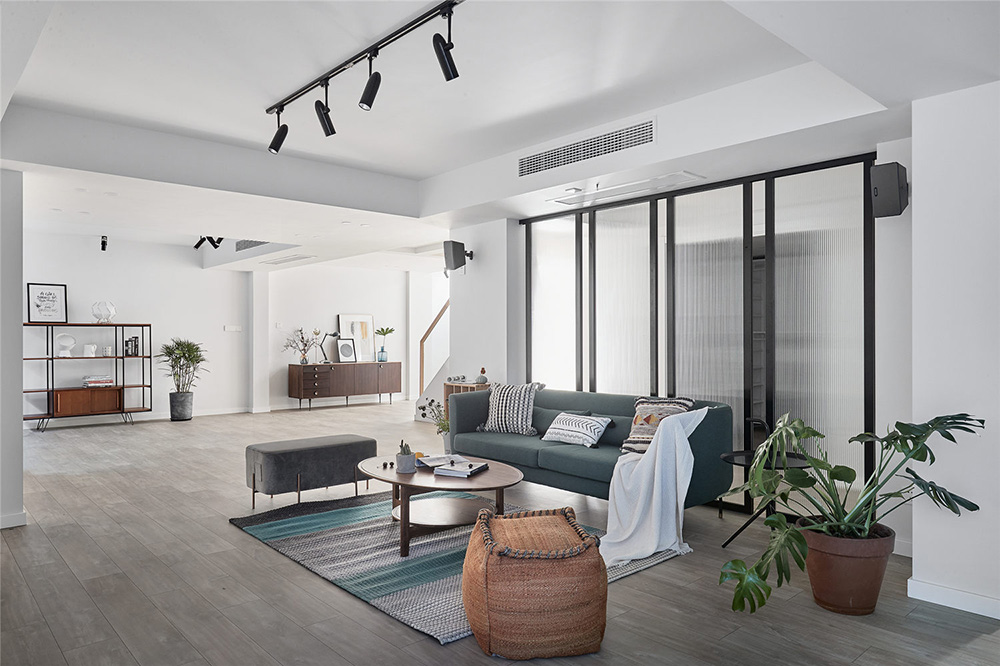 南寧榮和公園墅別墅290平米北歐風格室內(nèi)裝修案例-一樓客廳 南寧榮和公園墅別墅290平米北歐風格室內(nèi)裝修案例-一樓客廳