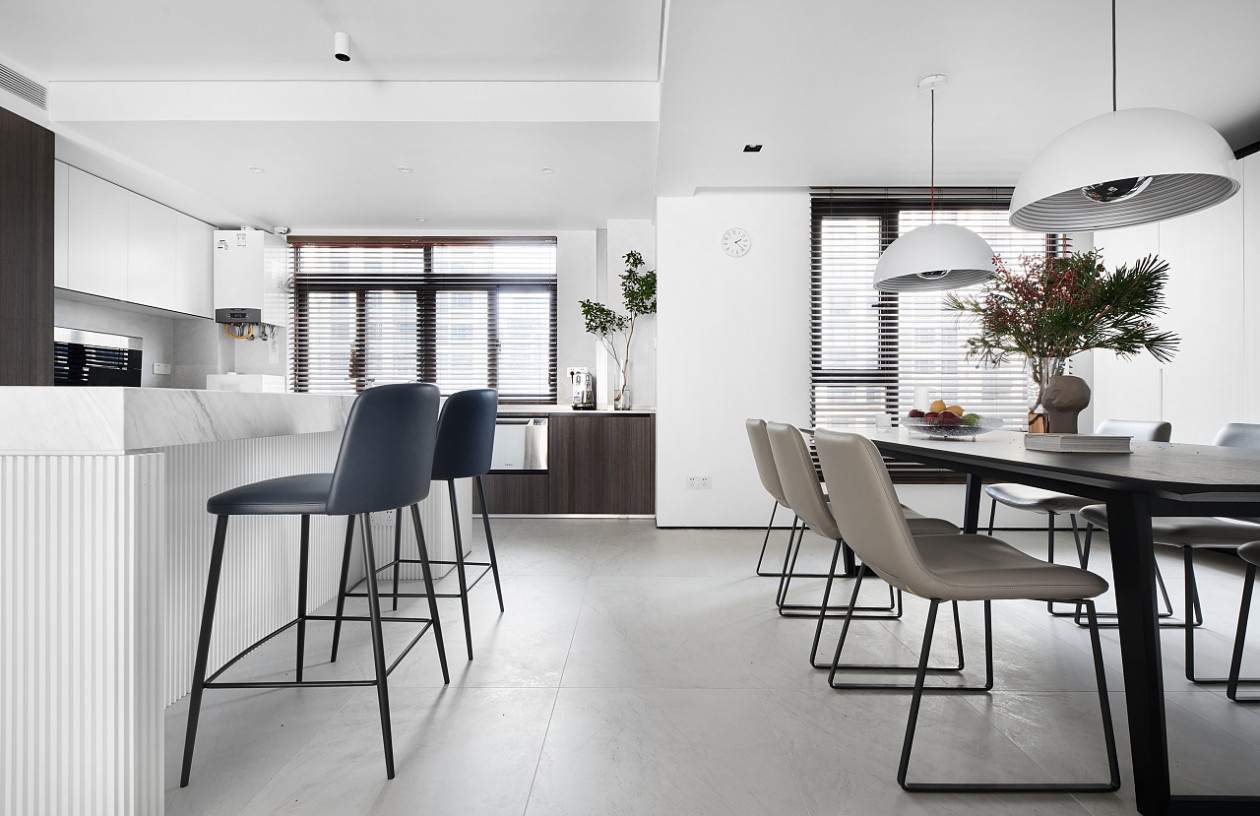 裝修案例現(xiàn)代簡約風格室內裝修效果圖-餐廳 裝修案例現(xiàn)代簡約風格室內裝修效果圖-餐廳