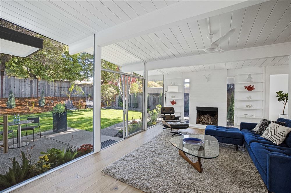 廣州市星河灣半島現代風格別墅裝修案例