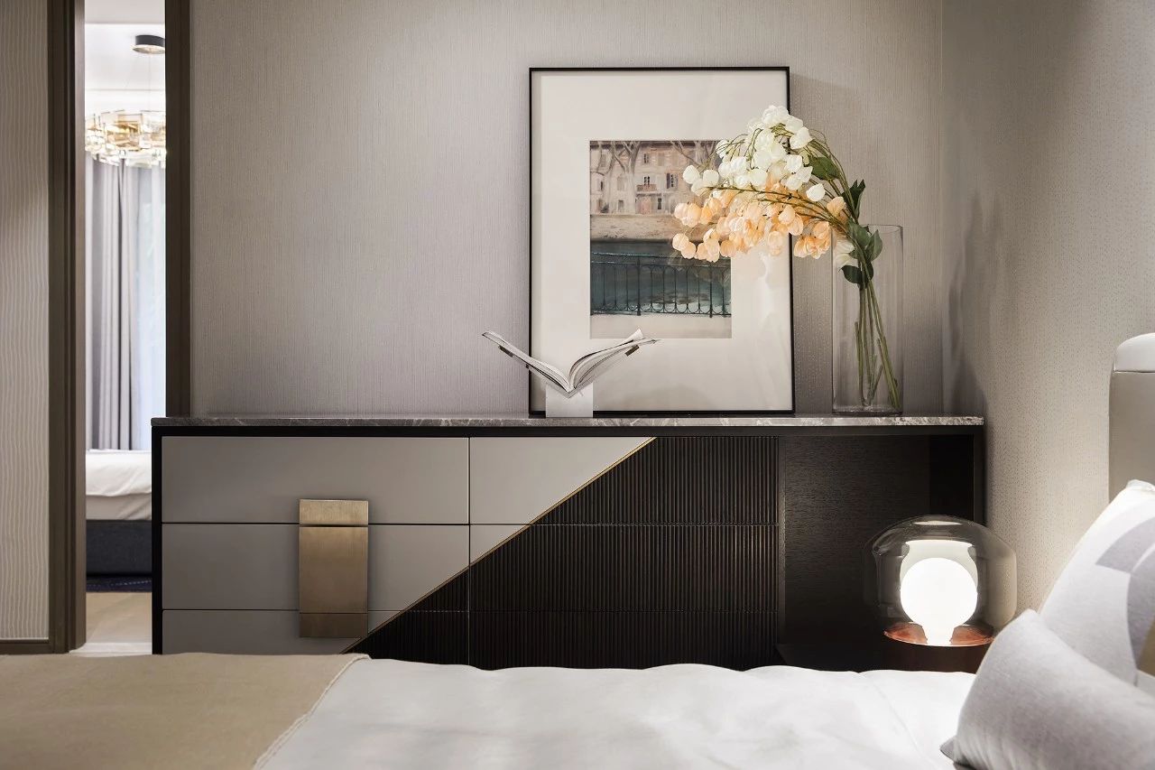 輕奢簡約風(fēng)格室內(nèi)設(shè)計家裝案例-次臥邊柜 輕奢簡約風(fēng)格室內(nèi)設(shè)計家裝案例-次臥邊柜