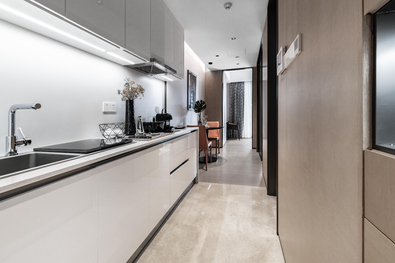 輕奢風(fēng)格家裝設(shè)計(jì)室內(nèi)裝修效果圖-廚房 輕奢風(fēng)格家裝設(shè)計(jì)室內(nèi)裝修效果圖-廚房