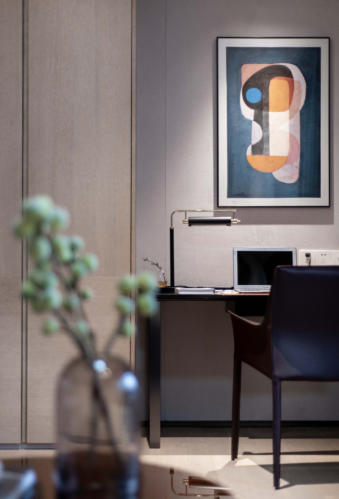 輕奢風(fēng)格家裝設(shè)計(jì)室內(nèi)裝修效果圖-書(shū)房 輕奢風(fēng)格家裝設(shè)計(jì)室內(nèi)裝修效果圖-書(shū)房