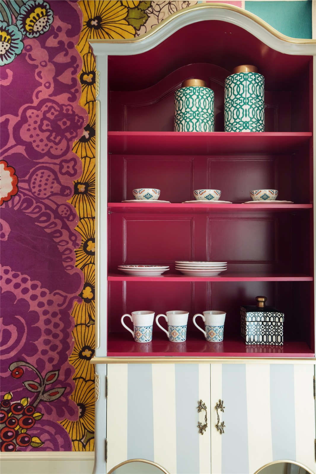 田園混搭風格家裝設計室內裝修效果圖-餐邊柜 田園混搭風格家裝設計室內裝修效果圖-餐邊柜