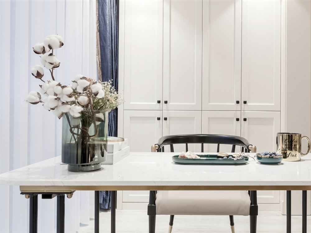 江門市瓏城半山輕奢風格三居室裝修案例