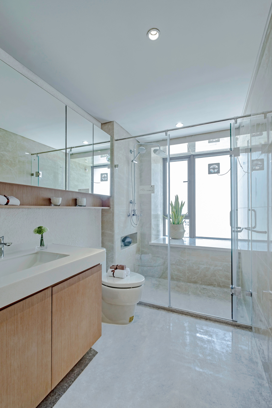 輕奢簡約風(fēng)格室內(nèi)家裝案例效果圖-衛(wèi)生間 輕奢簡約風(fēng)格室內(nèi)家裝案例效果圖-衛(wèi)生間