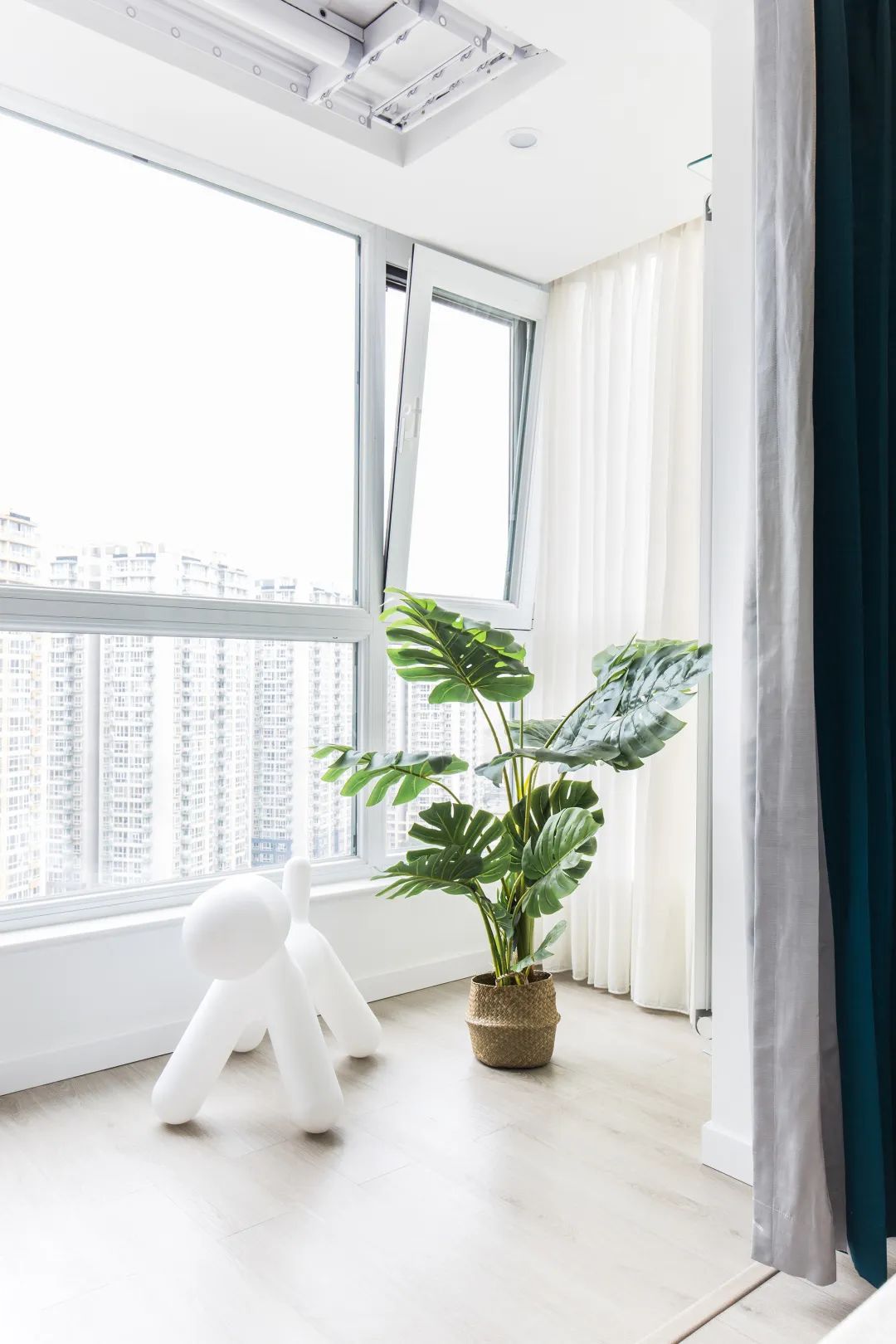 現(xiàn)代輕奢風(fēng)格家裝設(shè)計(jì)室內(nèi)裝修效果圖-陽臺(tái) 現(xiàn)代輕奢風(fēng)格家裝設(shè)計(jì)室內(nèi)裝修效果圖-陽臺(tái)